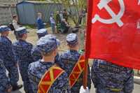 Парадный расчет Росгвардии поздравил ветеранов в Абакане